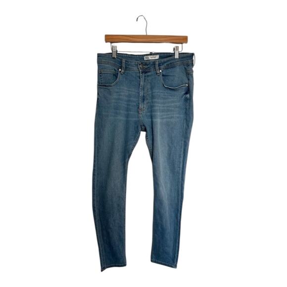 ZARA Denim Mens 34 straight fit five-pocket design medium-blue washed jeans - Picture 2 of 11